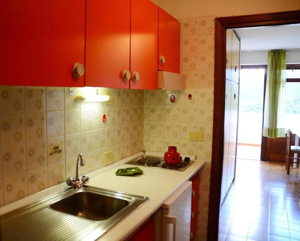 Apartment Residence Napoleon Procchio  Italy